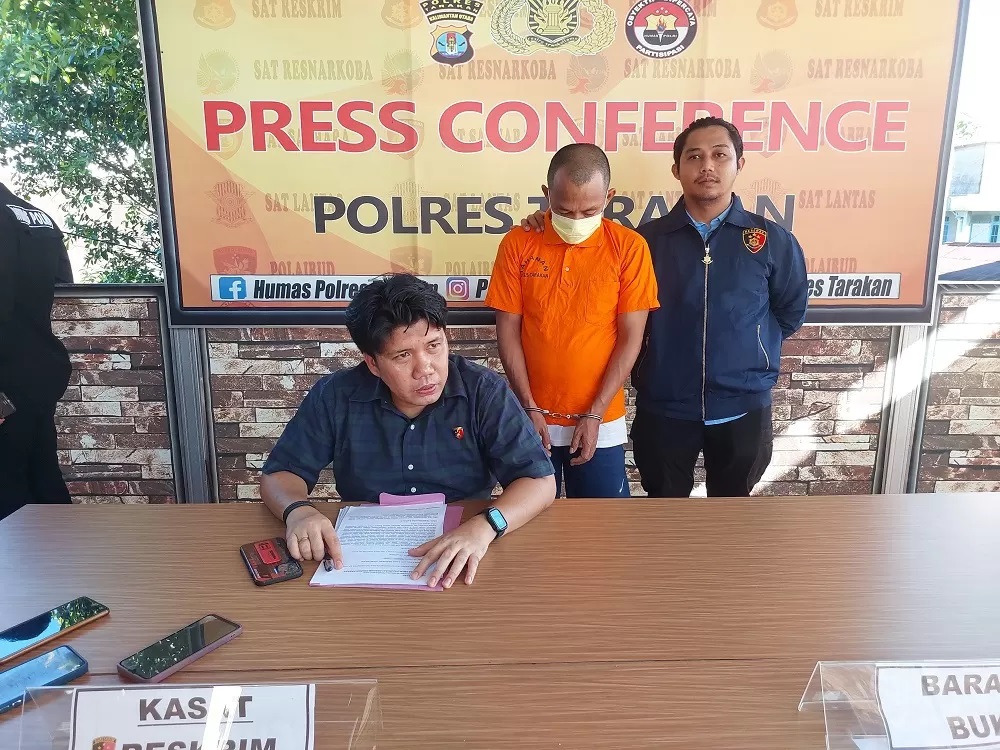 DIAMANKAN: NN yang menjadi buronan selama setahun diamankan polisi. FOTO: ELIAZAR/RADAR TARAKAN