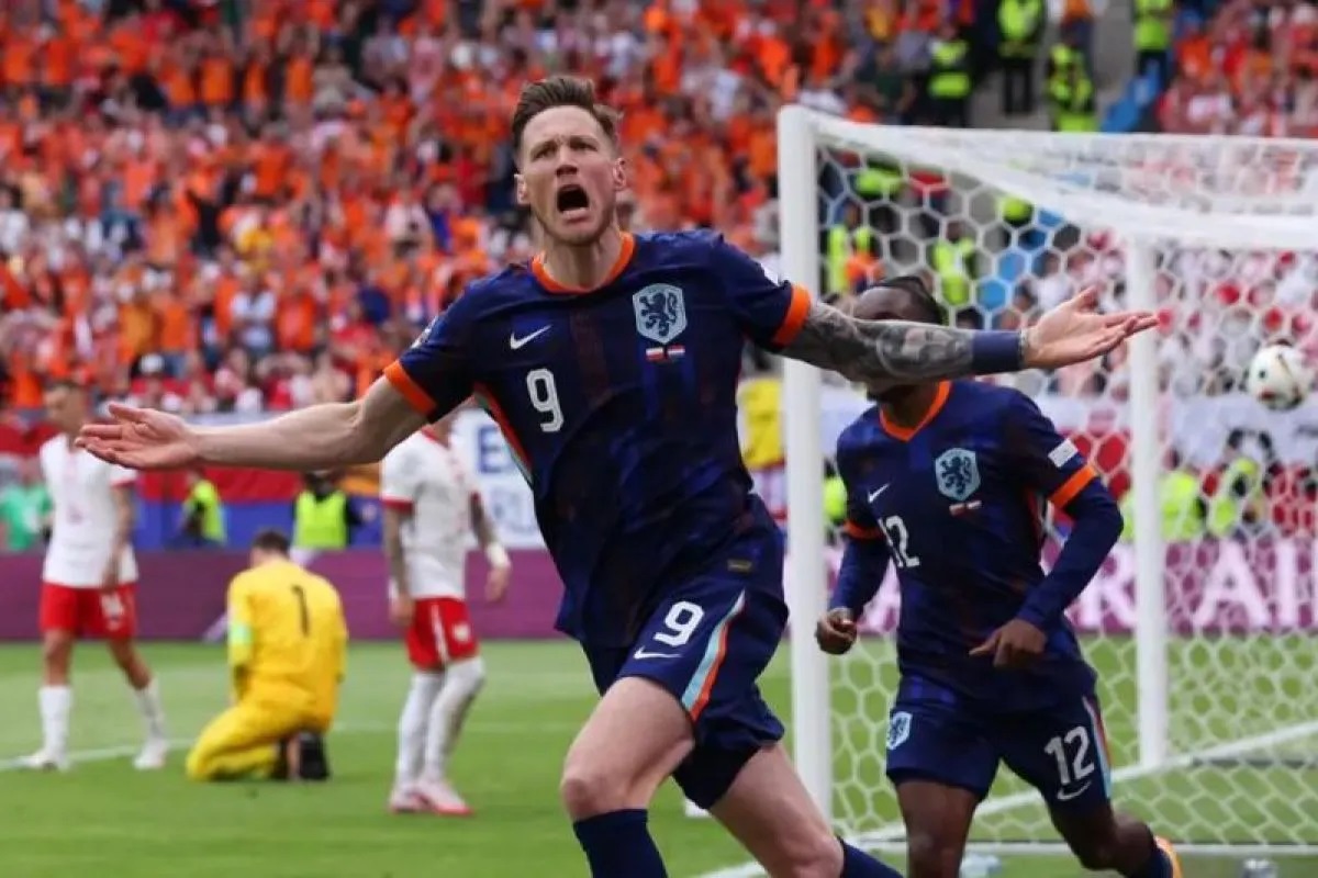 Selebrasi Wout Weghorst saat mencetak gol kemenangan Belanda atas Polandia dalam laga pembukaan Grup D Piala Eropa 2024 di Volksparkstadion, Hamburg pada Minggu (16/6/2024). ANTARA/Dok-UEFA