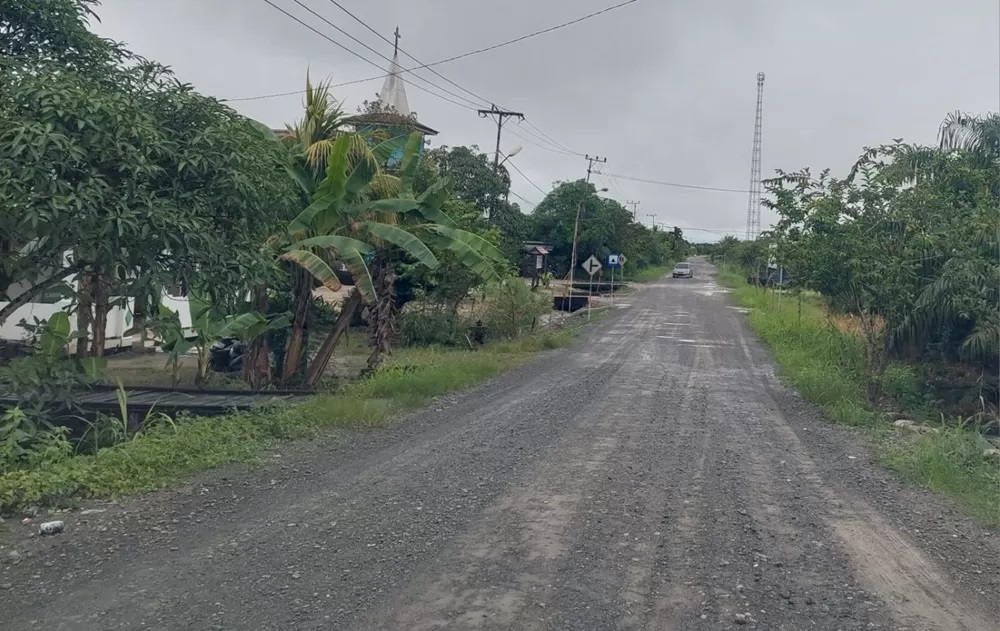 AKAN DIMULUSKAN: Ruas jalan Salimbatu untuk pengerjaan pengaspalan akan dilanjutkan pada tahun ini.