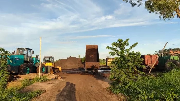 JADI PERTANYAAN. Keberadaan jetty dan aktivitas pemuatan batu bara ke BG Selamat 9 di eks Barito Pacific tengah diawasi KSOP Kelas 1 Samarinda terkait pengurusan izin pelayarannya. OKE/SAPOS