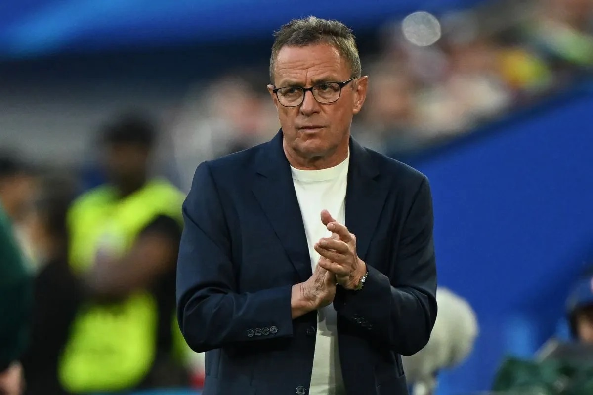 Pelatih Austria Ralf Rangnick menyaksikan pertandingan sepak bola Grup D UEFA Euro 2024 antara Austria dan Prancis di Duesseldorf Arena di Duesseldorf pada Senin (17/6/2024). (ANTARA/AFP/Patricia De M