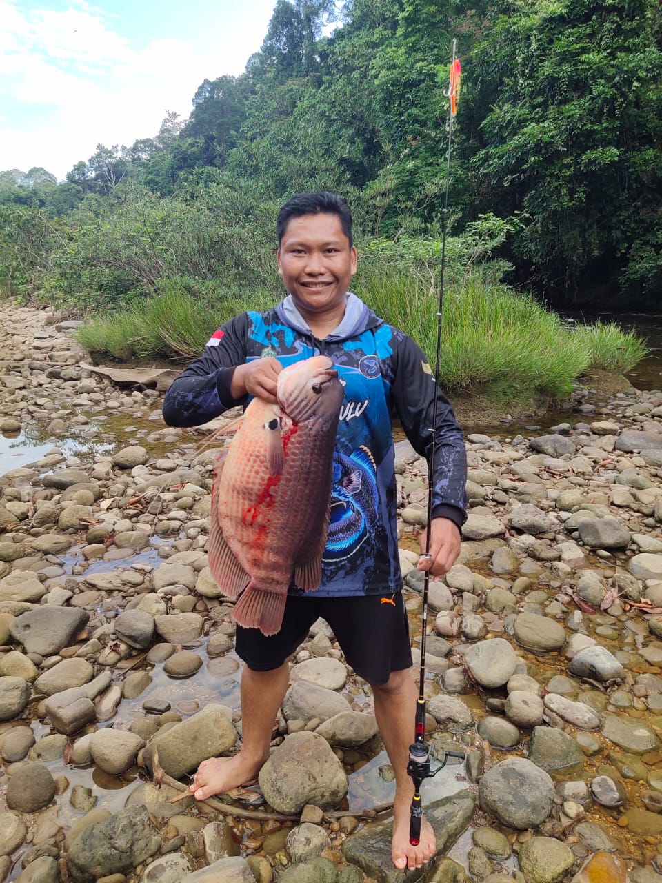 Ikan gurami besar yang berhasil didapat.