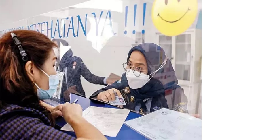 Ilustrasi: Antrean imigrasi. (Dok.JawaPos.com)