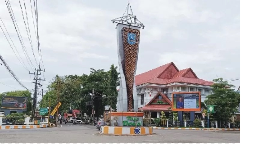PUNYA MAKNA: Tugu Dodol sebagai landmark Kota Kandangan. (Foto Salahudin/Radar Banjarmasin)