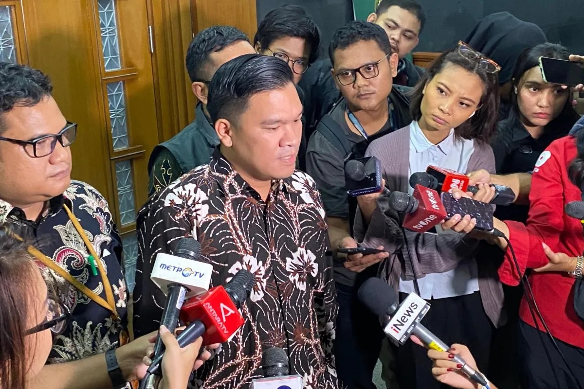 Jaksa penuntut umum Komisi Pemberantasan Korupsi (KPK) Meyer Simanjuntak menjawab pertanyaan wartawan usai sidang pembacaan tuntutan di Pengadilan Tindak Pidana Korupsi pada Pengadilan Negeri Jakarta.