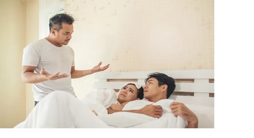 Ilustrasi Seorang suami mendapati istrinya sedang selingkuh. (Freepik)