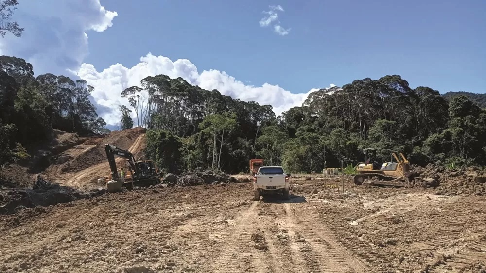 INFRASTRUKTUR: Pembukaan akses jalan ke wilayah perbatasan hingga kini masih terus dilakukan oleh pemerintah.