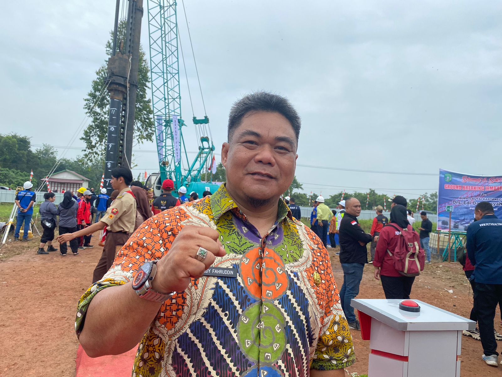 Camat Sebulu Edy Fachruddin saat menghadiri groundbreaking pembangunan Jembatan Sebulu (Elmo/Prokal.co)