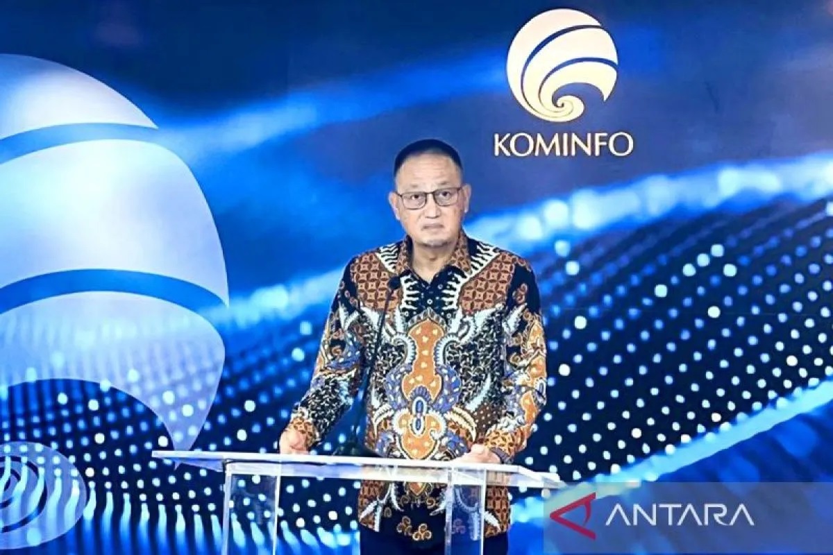 Direktur Jenderal Aplikasi Informatika Kementerian Komunikasi dan Informatika Semuel Abrijani Pangerapan dalam jumpa pers pengunduran dirinya yang digelar di Gedung Kementerian Kominfo, Kamis (4/7).