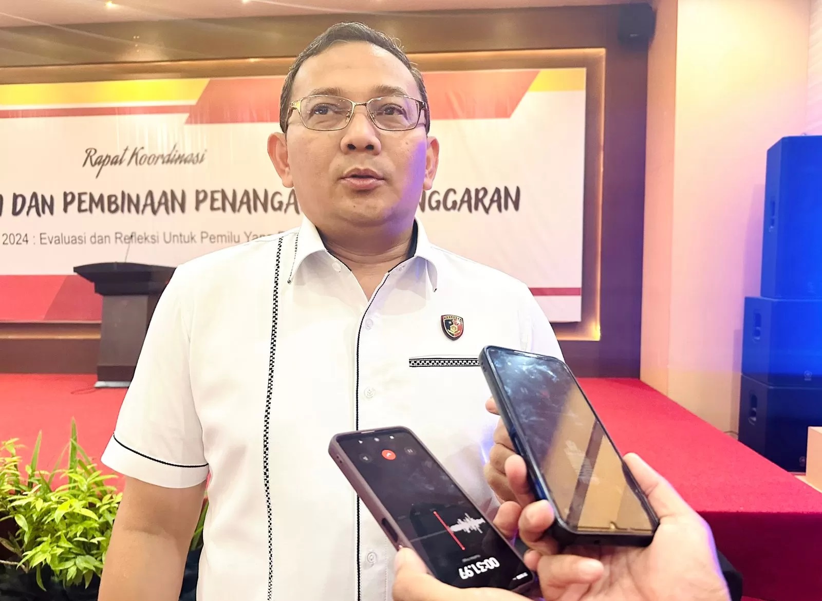 PERKEMBANGAN: Direktur Reskrimum Polda Kalsel Kombes Pol Erick Frendriz membeberkan kasus dugaan solar bodong sudah tahap 2 dan siap disidangkan. (Foto: Muhammad Oscar Fraby/Radar Banjarmasin)