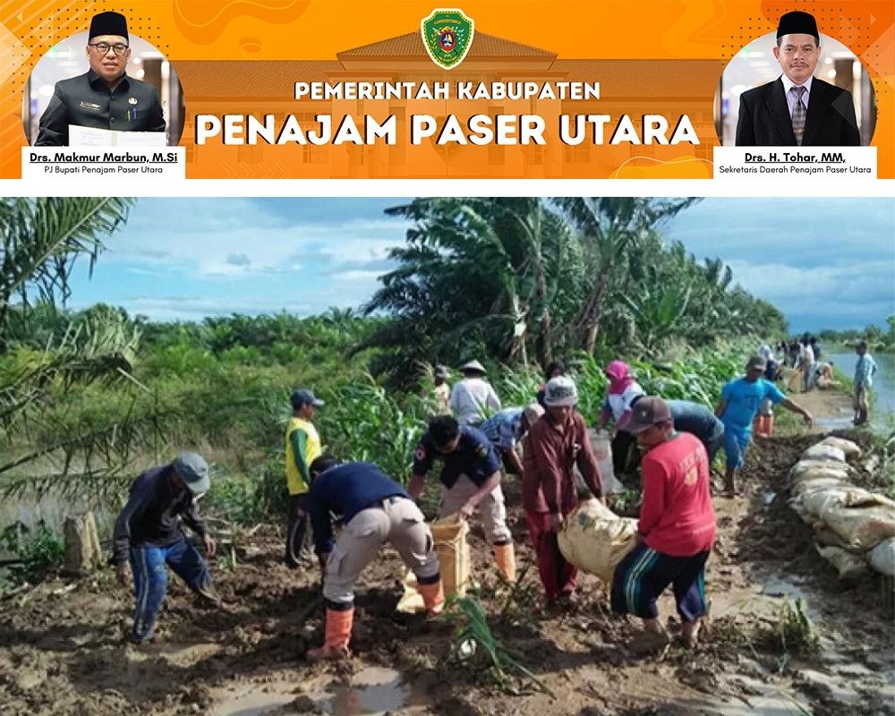 BANJIR: Petani di Kecamatan Babulu, PPU saat bergotong-royong mengendalikan banjir besar yang merendam areal persawahan mereka pada 2023 lalu.(ari/kp)
