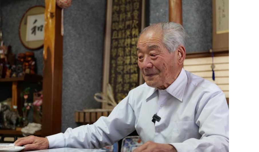 Hideo Shimizu, seorang veteran Jepang yang pernah bertugas di pasukan perang kuman Jepang selama Perang Dunia II.