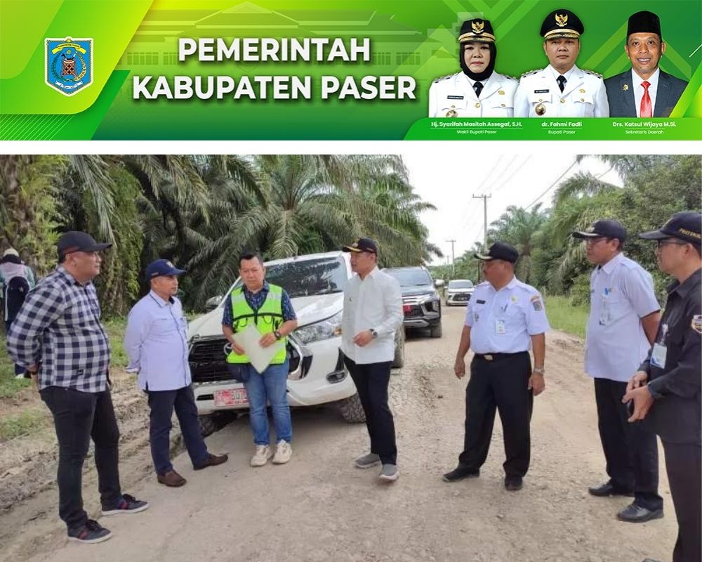 TINJAU PROGRESS: Bupati Paser Fahmi Fadli meninjau jalan ruas Paser Belengkong ke Desa Lori, Rabu (12/7).