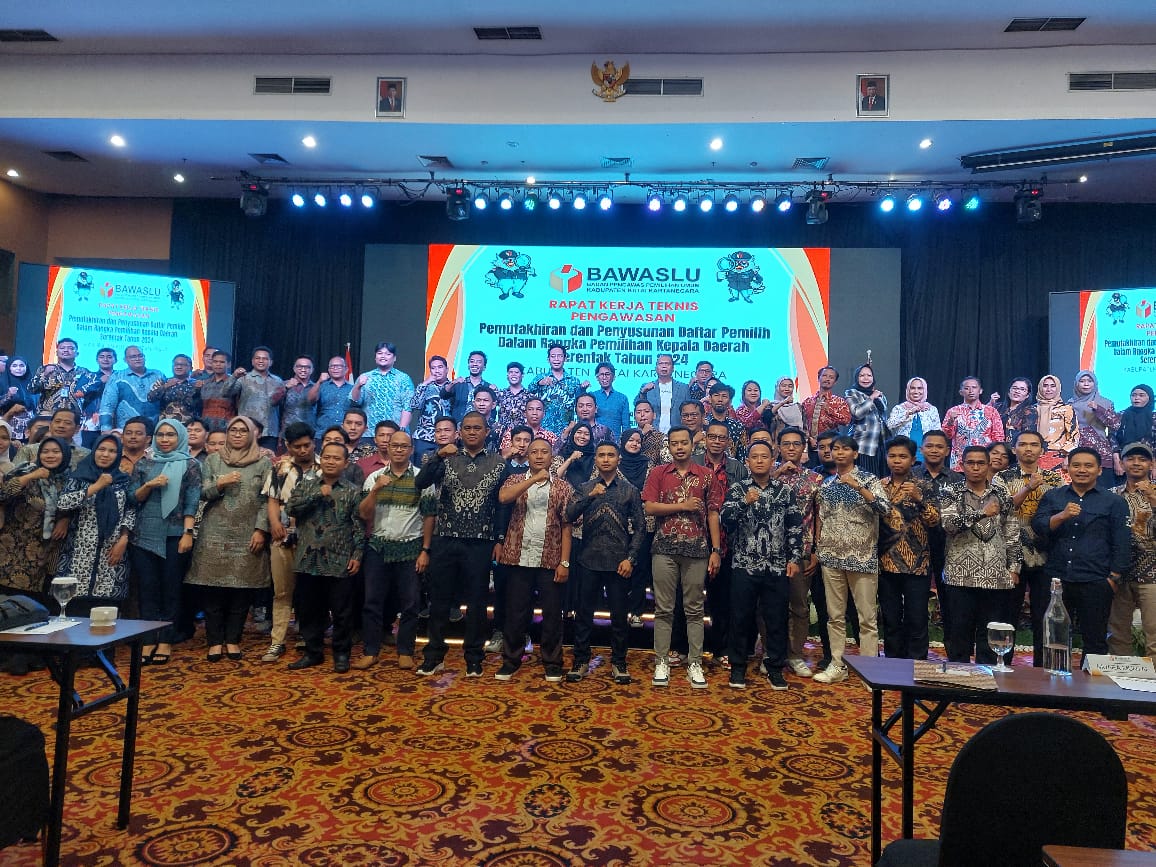 Raker teknis pengawasan pemutakhiran dan penyusunan daftar pemilih Pilkada bagi Panwascam yang digelar Bawaslu Kukar (Elmo/Prokal.co)