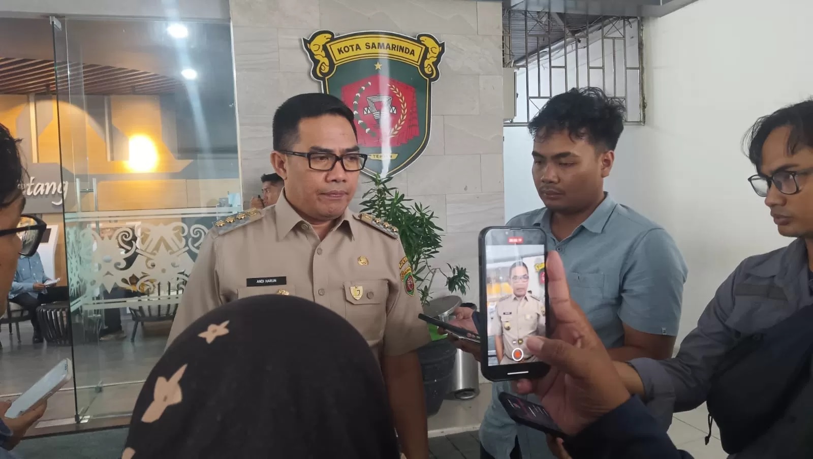 TAK MASALAH: Andi Harun tak menyoal rotasi ketua Gerindra Kaltim ke Budisatrio dan menganggap hal itu lumrah di internal Gerindra. (FOTO: BAYU))