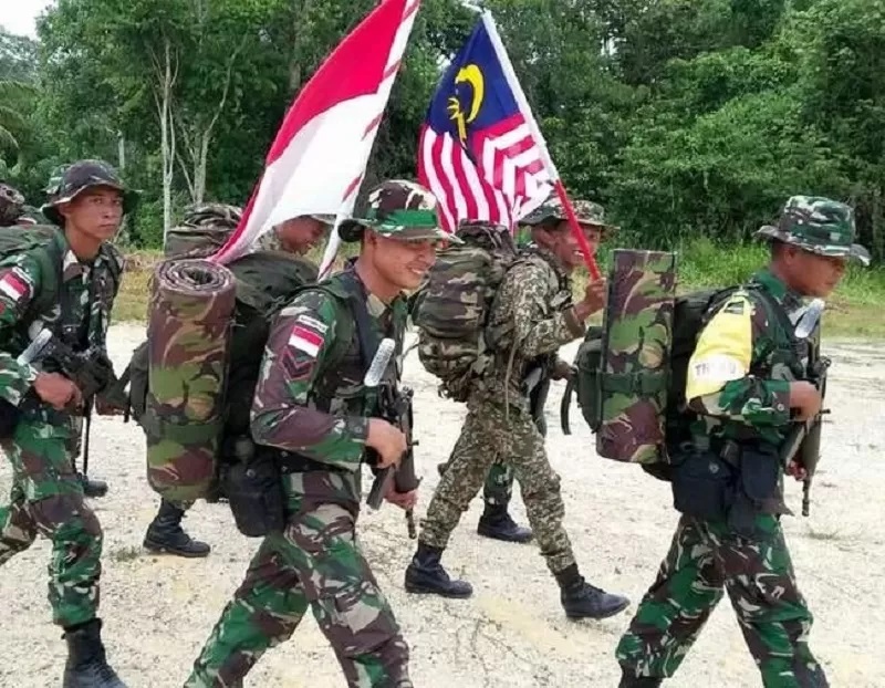 PENGAMANAN PERBATASAN: Tampak pelaksanaan patroli gabungan TNI AD-TDM beberapa tahun lalun.