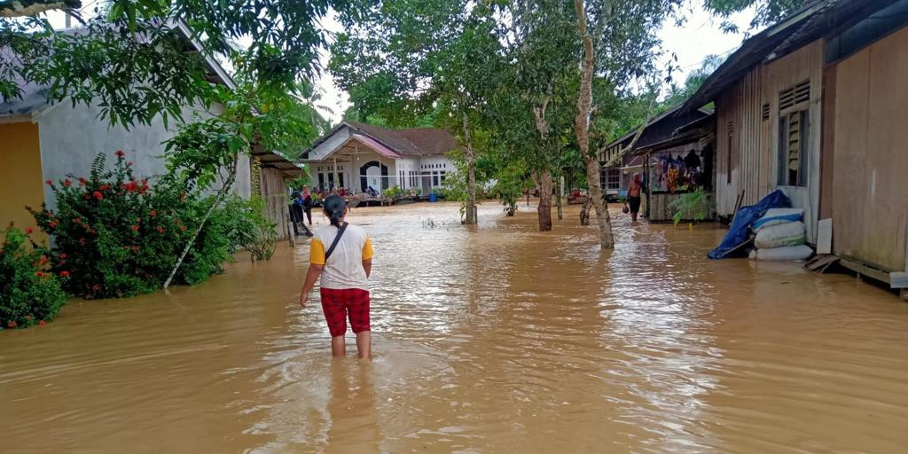 BANJIR: Musibah banjir saat terjadi di Kecamatan Sepaku, PPU.(ist)