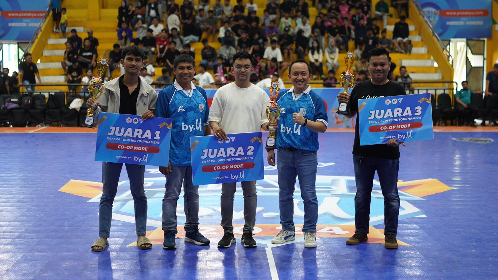 PRESTASI: Para pemenang dalam Piala by.U 2024 Kalimantan Series di Banjarmasin, Kalimantan Selatan (Kalsel).