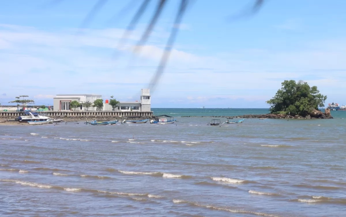 PEMBAHASAN: Rencana pembangunan coastal area sempat tertunda karena ada perubahan aturan dari pemerintah pusat. (FOTO: ANGGI PRADITHA/KP)
