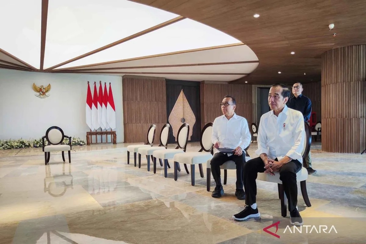 Jokowi berada di Istana Garuda.