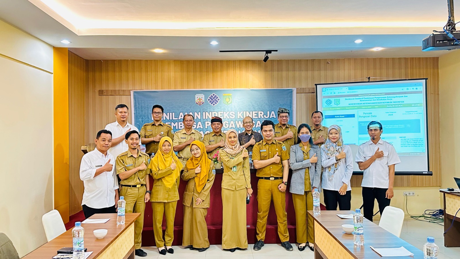 PENILAIAN : Disnakertrans Provinsi Kaltara Bersama Kemnaker menggelar Penilaian Indeks Kinerja Lembaga Pengawasan Ketenagakerjaan di Hotel Pangeran Khar, Senin (29/7)