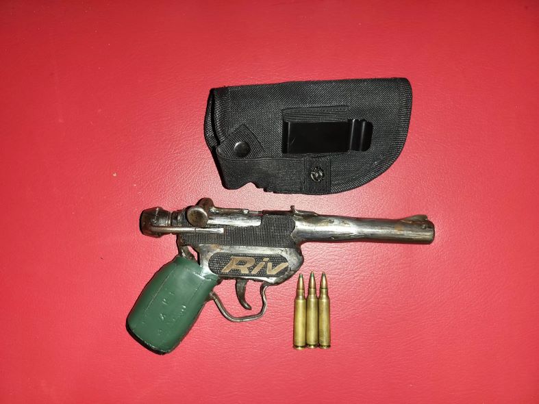 DIAMANKAN: Barang bukti senpi rakitan dari warga Kabupaten Banjar yang diamankan Polsek Binuang. (Foto Humas Polres Tapin untuk Radar Banjarmasin)