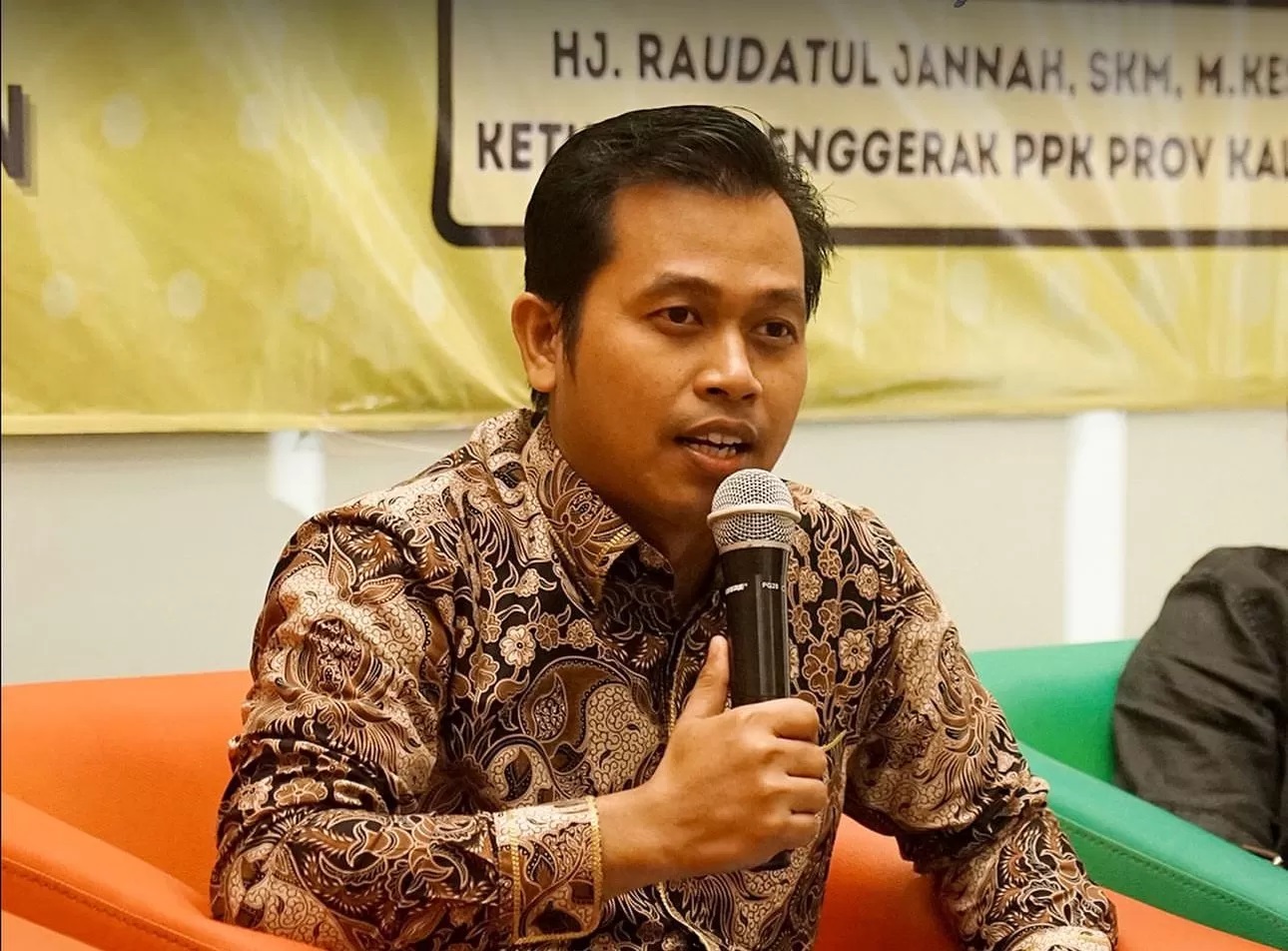 KOMISIONER KPU: Kordinator Divisi Sosialisasi Pendidikan Pemilih Partisipasi Masyarakat dan SDM, KPU Kalsel, M Fahmi Failasopa menyebut pemilih di Pilkada serentak, mengalami penambahan. (Foto: KPU un