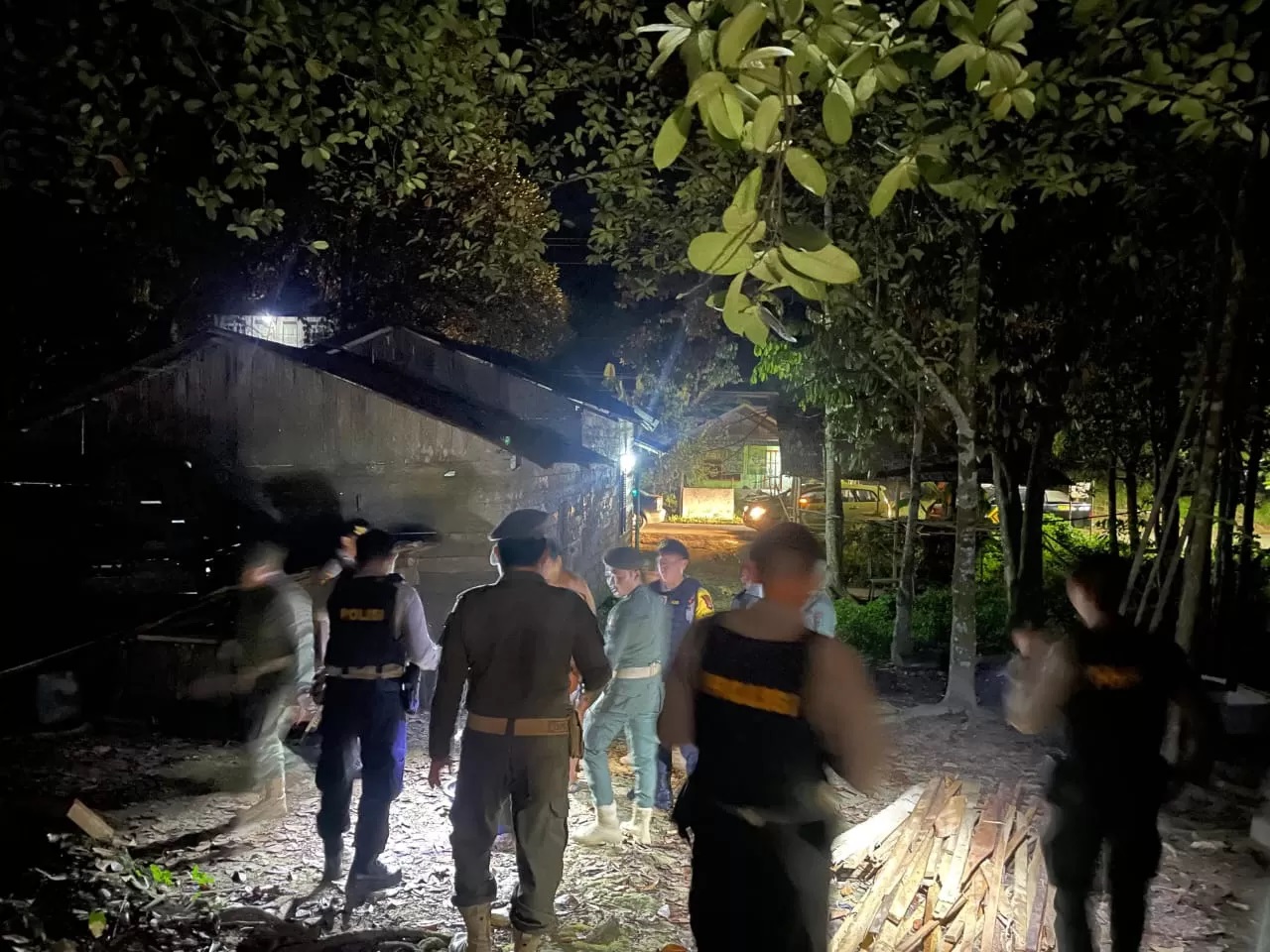 BARBUK: Barang Bukti penjualan Tuak diamankan diamankan Polres Balangan dari SA (51). (Foto: Polres Balangan untuk Radar Banjarmasin)