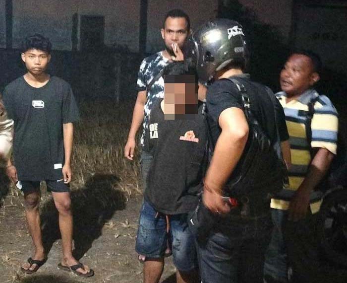 MALING APES: Seorang pria diamankan polisi karena membawa kabur ponsel dan uang milik majikan. (ISTIMEWA/RADAR SAMPIT)