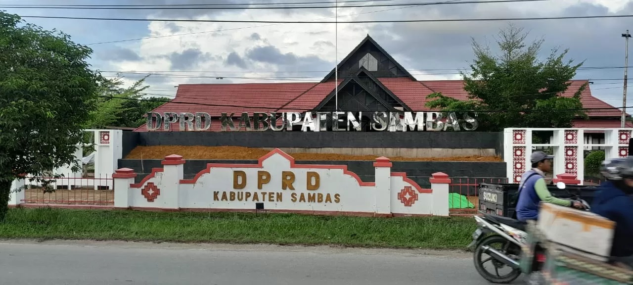 Kantor DPRD Kabupaten Sambas.