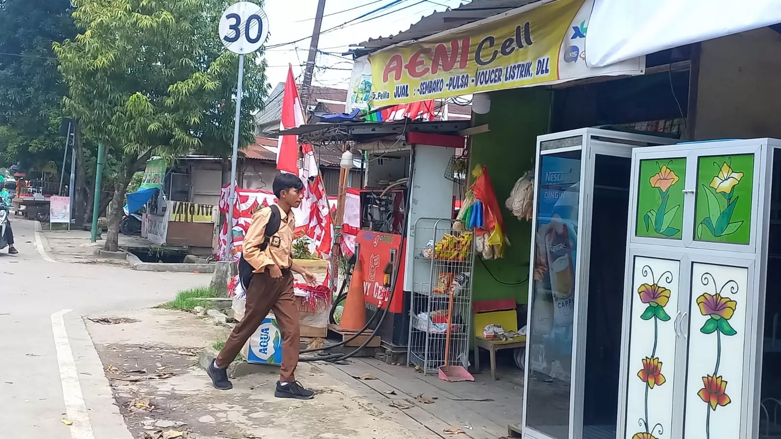 MATA PENCARIAN: Sebentar lagi pemkot Samarinda akan mensosialisasikan terkait larangan bagi penjual BBM yang tidak memiliki izin. (FOTO/EKO)