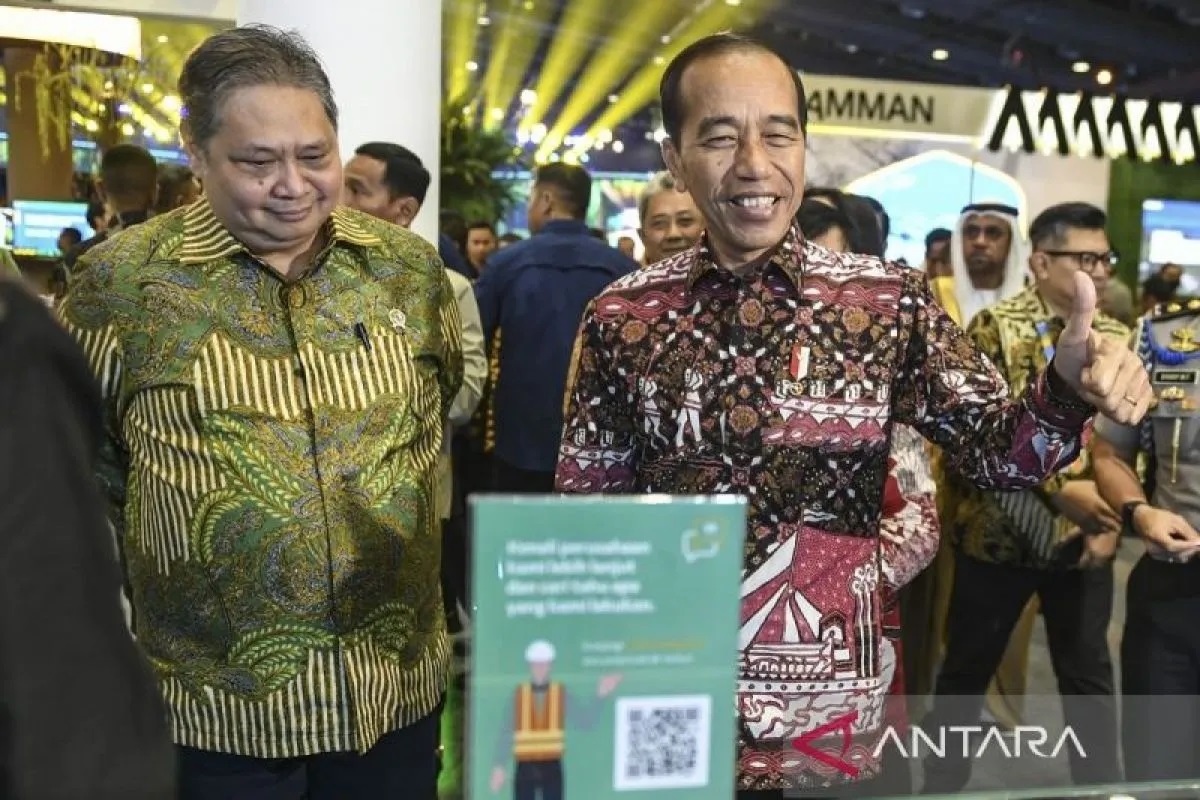 Airlangga Hartarto dan Joko Widodo dalam satu kesempatan.