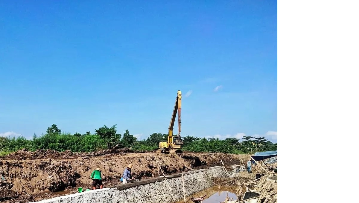 PROYEK MITIGASI BANJIR: Peningkatan Sungai Karet sepanjang 800 meter dengan biaya Rp 6,7 miliar yang dilakukan oleh PUPR Banjarbaru. (Foto: PUPR Banjarbaru untuk Radar Banjarmasin)