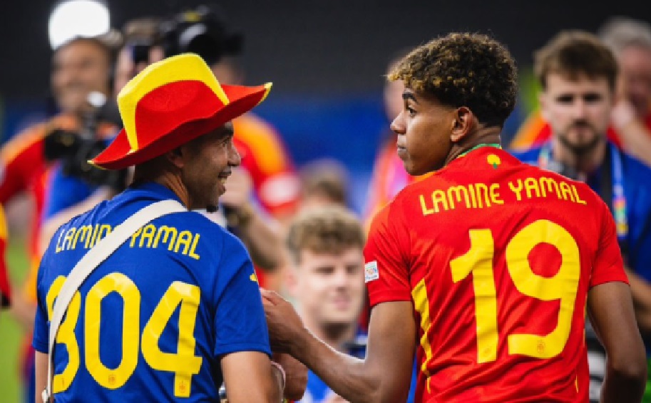 Lamine Yamal dan ayahnya.