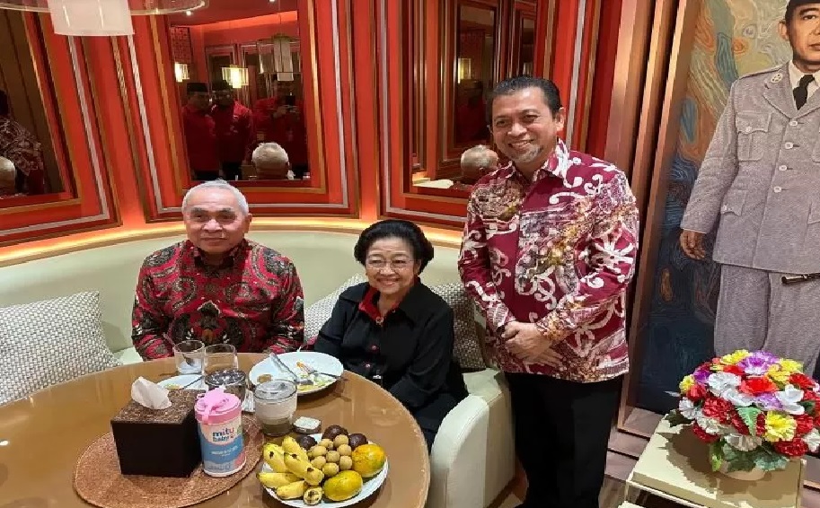 DAPAT PERAHU. Isran Noor dan Hadi Mulyadi memastikan diri melaju di Pilgub Kaltim usai mendapat rekomendasi dari DPP PDIP.