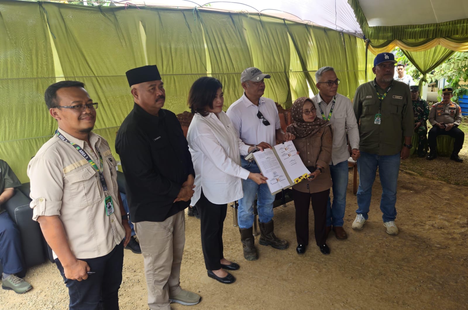 Bupati Kukar Edi Damansyah meresmikan Rumah Bahagia di Muara Kaman (Istimewa)