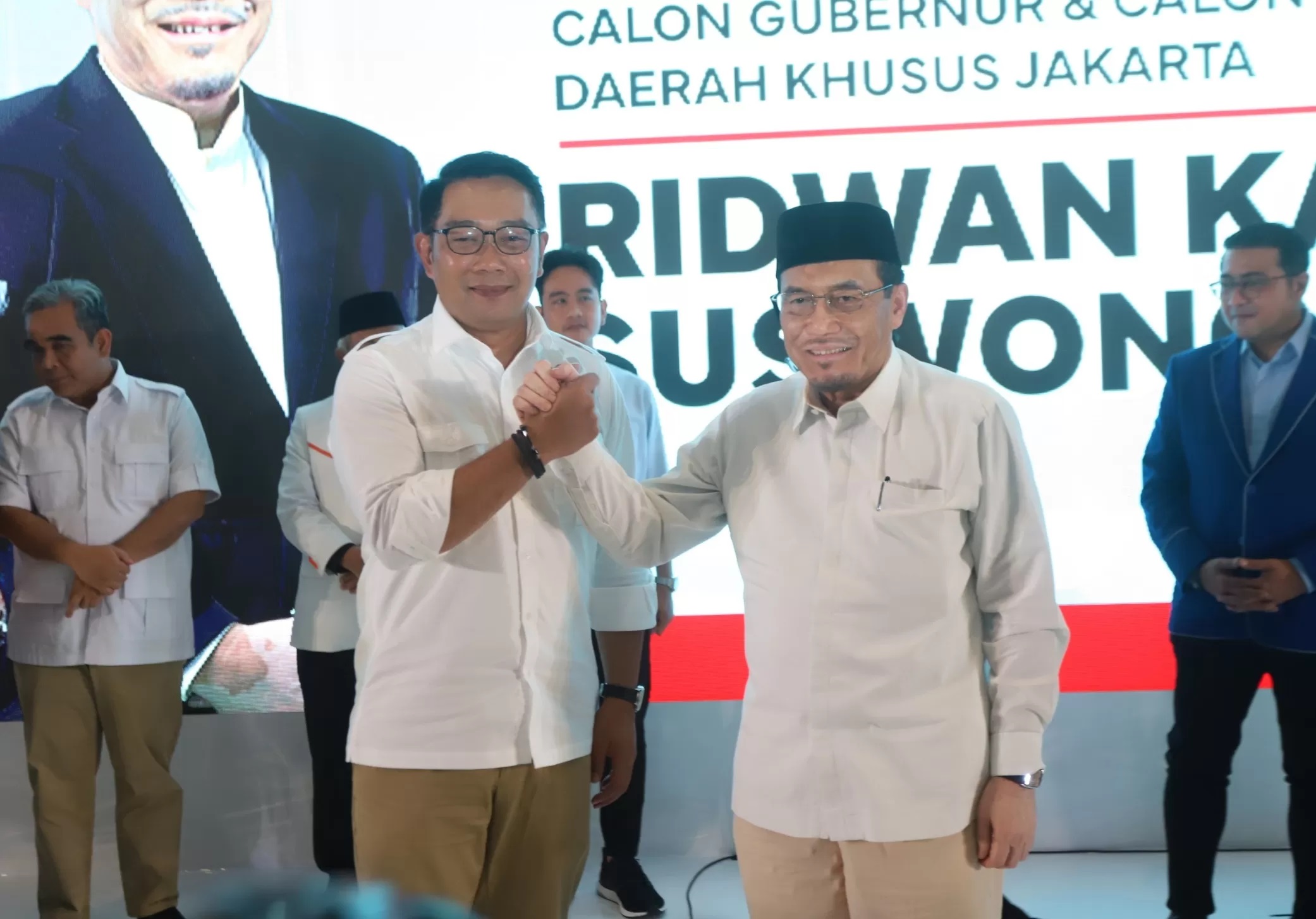 Calon gubernur dan wakil gubernur Jakarta 2024-2029 Ridwan Kamil (RK) dan Suswono saat deklarasi di Jakarta, Senin (19/8/2024). (Dery Ridwansah/ JawaPos.com)