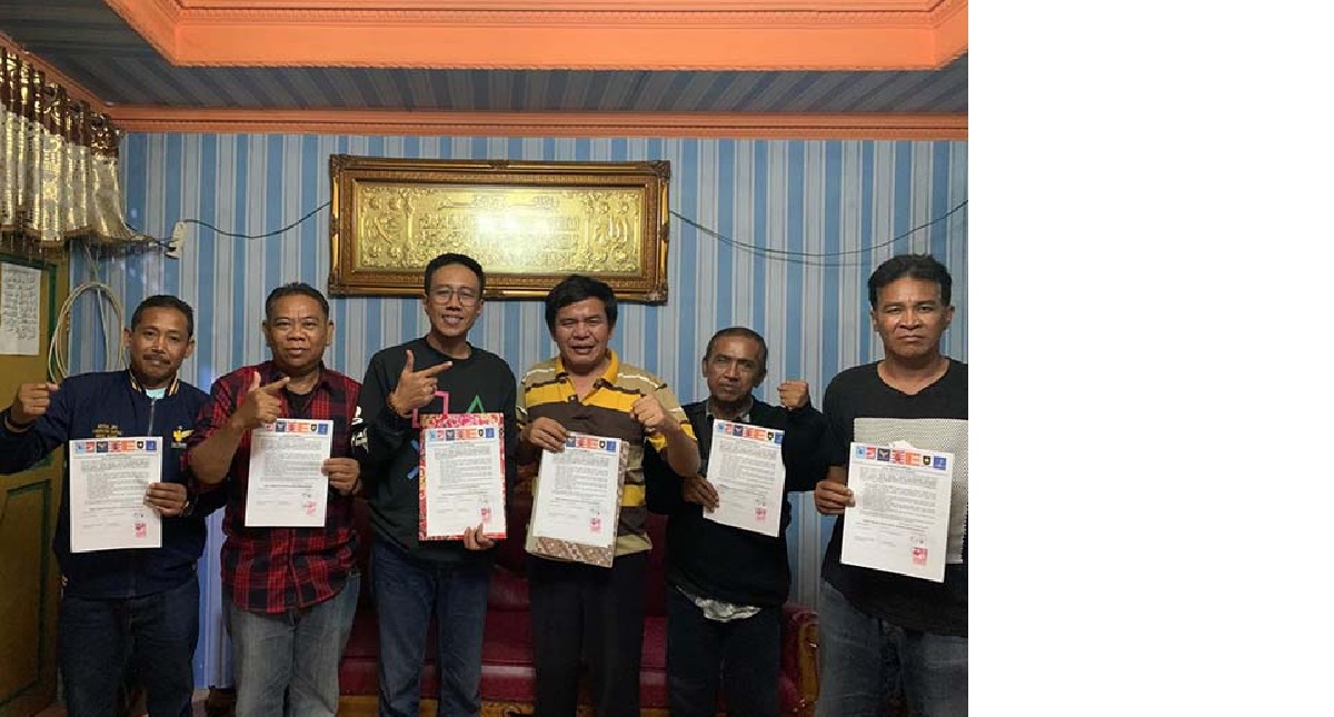 Deklarasi koalisi nonparlemen "Koalisi Kapuas Berdaya" oleh enam ketua parpol.