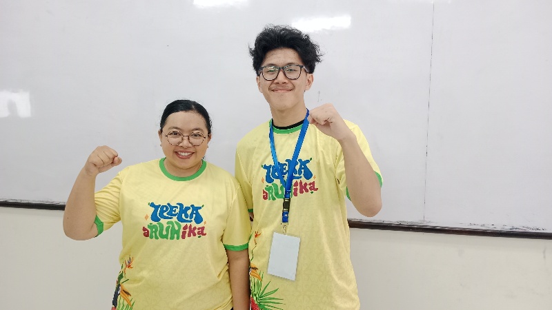 Kepala Sekolah Kristen IPEKA Balikpapan Etti Hartiwi (kiri) bersama Ketua Panitia Gilbert.