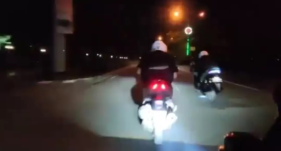 Tangkapan layar video detik-detik tabrakan balapan liar. (ISTIMEWA)