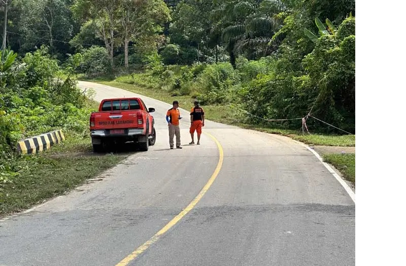 BANJIR BERLALU: Kondisi jalan trans Kalimatan wilayah Kabupaten Lamandau, Kalteng sudah bisa dilewati setelah sebelumnya sempat terendam banjir, Sabtu (31/08/2024). ISTIMEWA/RADAR SAMPIT