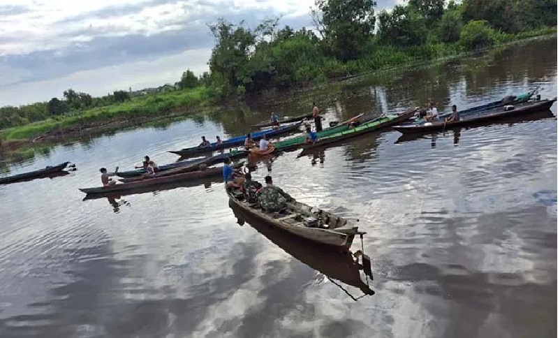 TEWAS TENGGELAM: Satu korban tenggelam kecelakaan perahu di DAS Kapuas ditemukan meninggal. (istimewa)