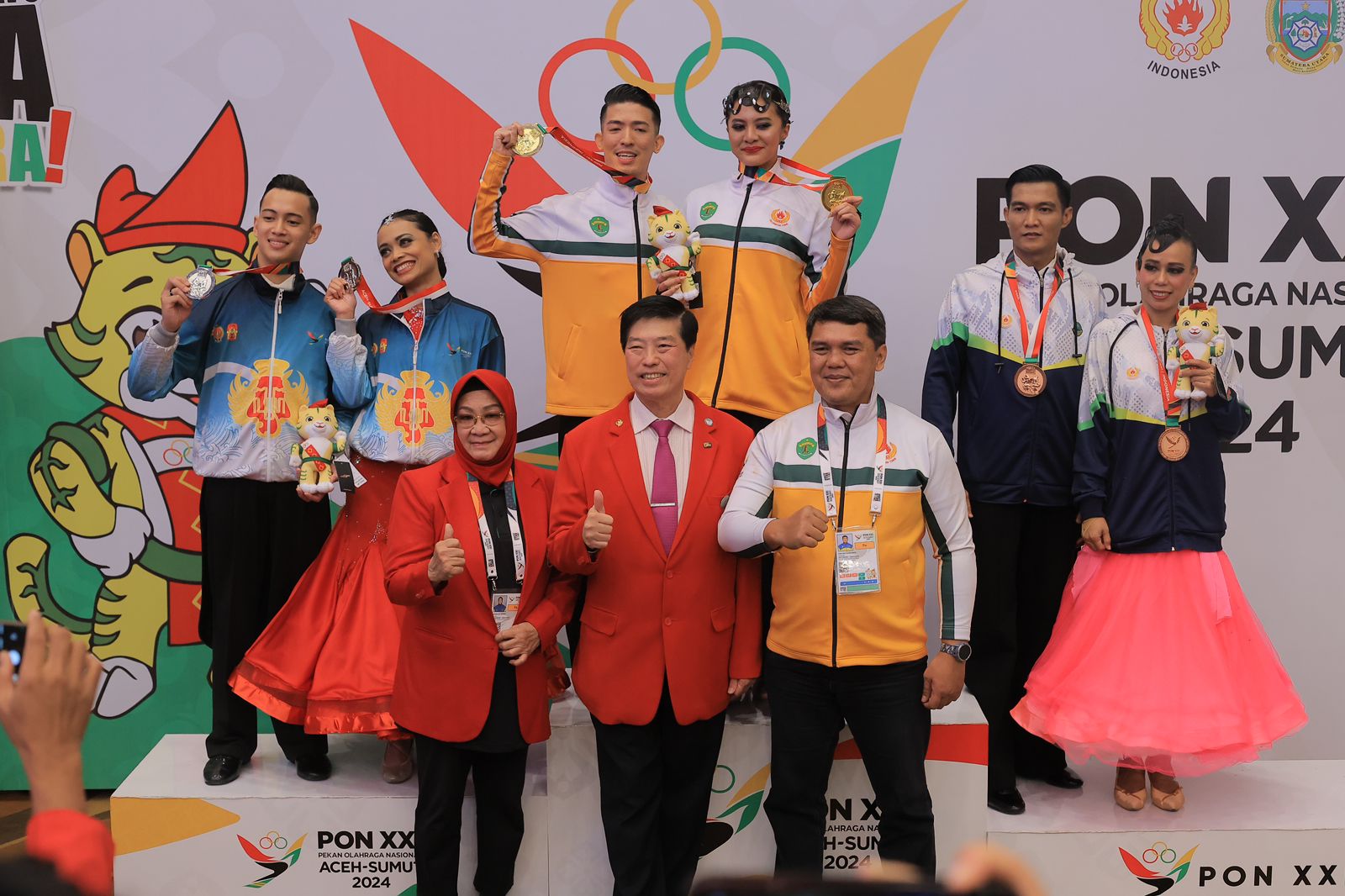Leogito Freddy dan Alya Devi Kamila mempersembahkan emas dan perunggu dari cabor dansa, PON XXI/2024 Aceh-Sumut.