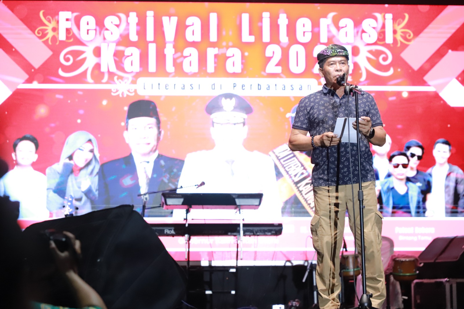RESMI DITUTUP: Gubernur Kaltara, Zainal A. Paliwang, secara resmi menutup Festival Literasi Kaltara 2024 dalam acara puncak yang berlangsung di Lapangan Aztrada 88, Sei Taiwan, Sebatik, Selasa (17/9).