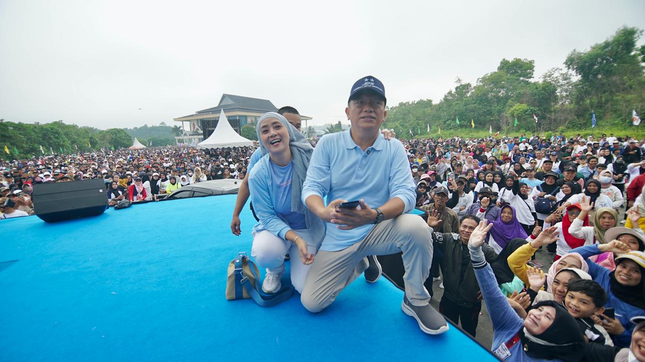 Dendi Suryadi saat deklarasi.