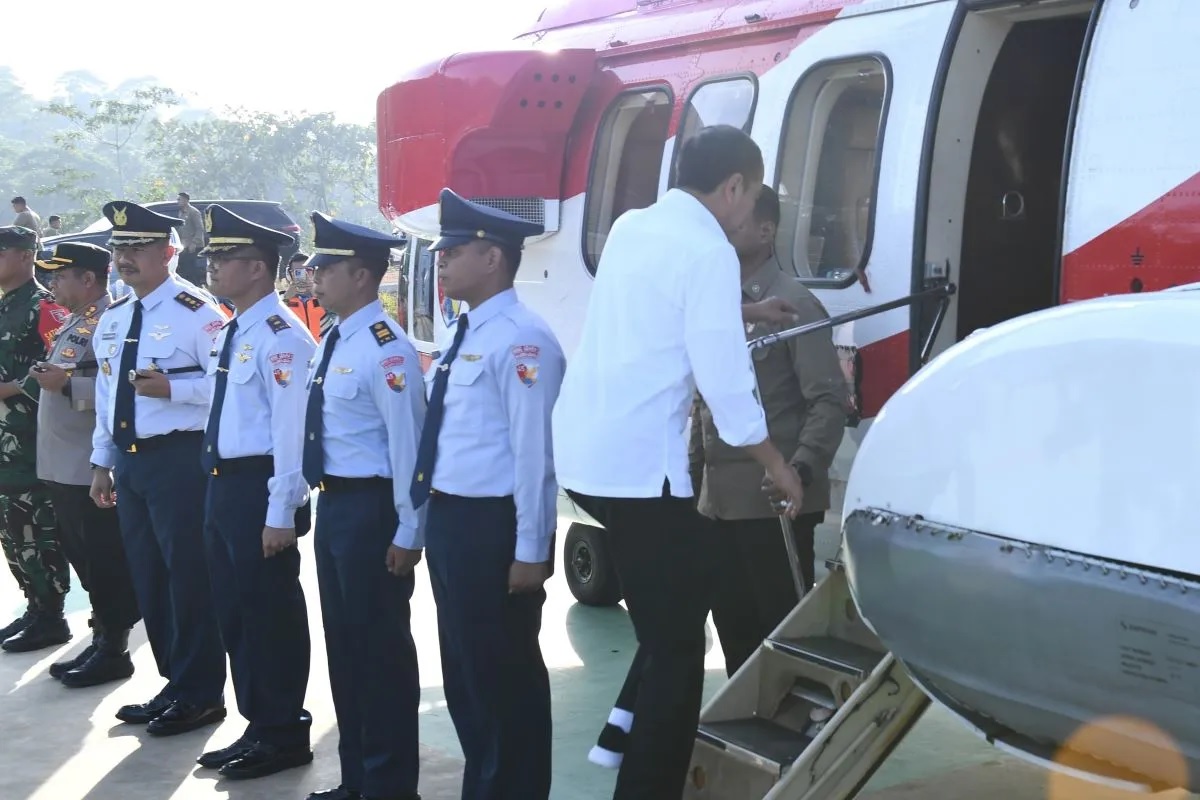 KUNJUNGAN: Presiden RI Joko Widodo bertolak ke Kabupaten Paser, Kaltim, dari Helipad MBH, Ibu Kota Nusantara, Kamis (26/9/2024).
