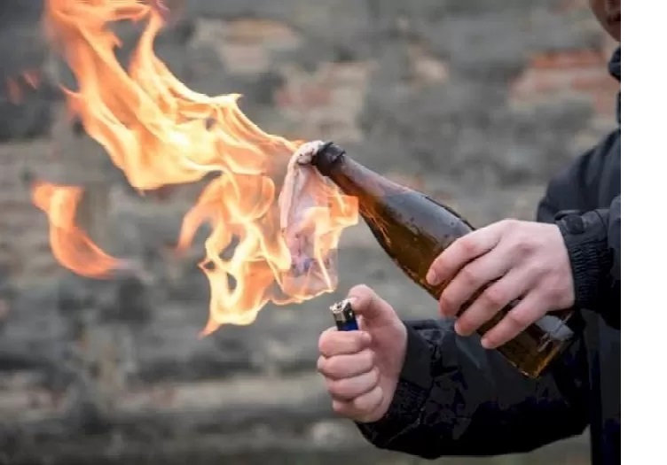 ilustrasi bom molotov