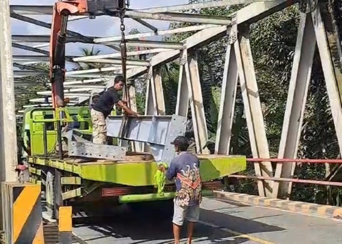 Perbaikan jembatan di KM 37 Kecamatan Samboja Barat, Kukar (Istimewa)