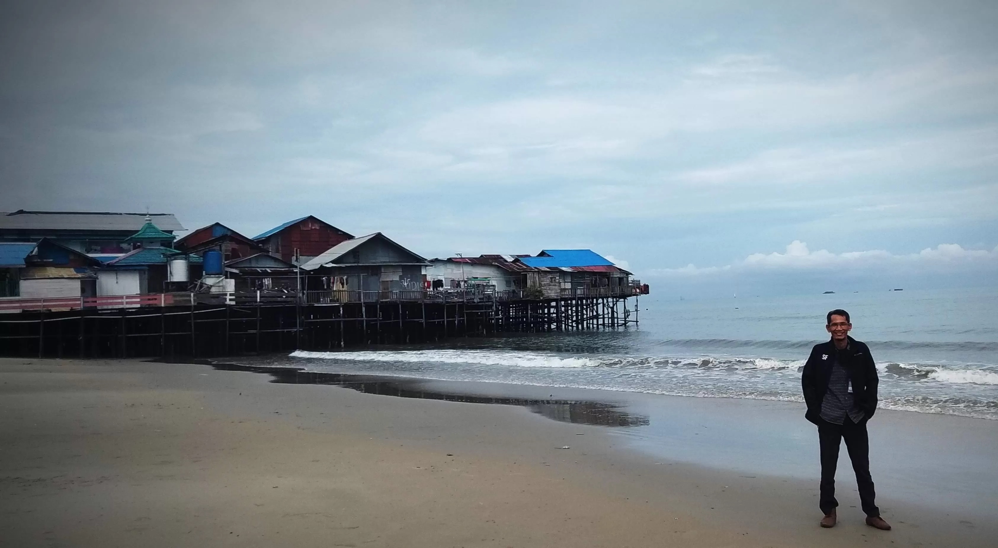 Kawasan pesisir di kota Balikpapan dengan berbagai permasalahannya.