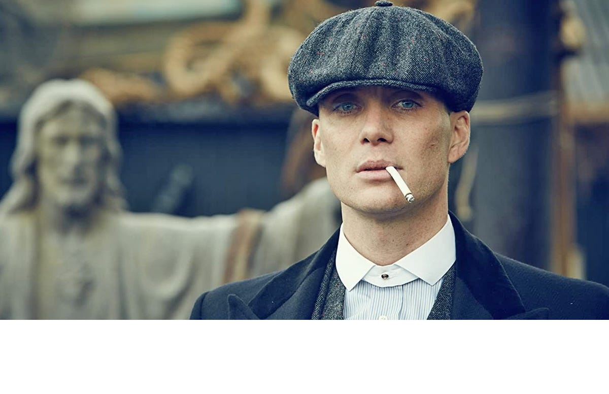 Thomas Shelby yang diperankan oleh aktor Irlandia, Cillian Murphy , ini memiliki wajah tampan dan sangat berkharisma. Ia sering digambarkan seorang Sigma male.